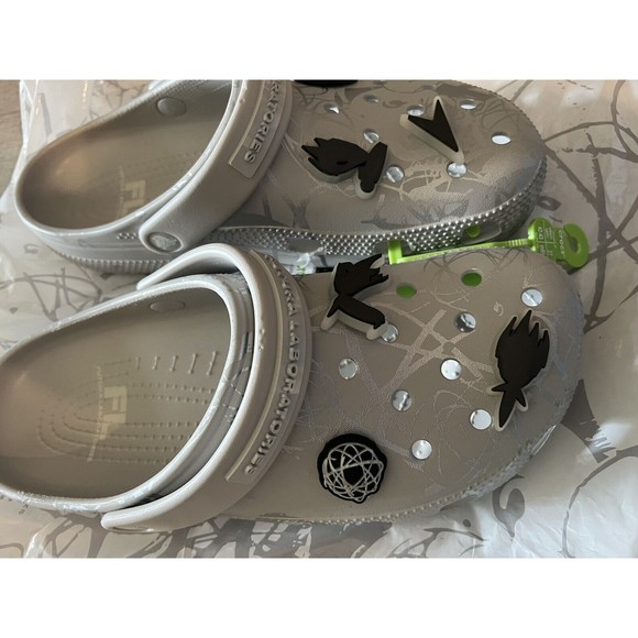 Futura Laboratories x Crocs Classic Clog Grey Size 9 Alien salehe bemnury green - Picture 2 of 5
